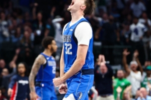 弗拉格谈隔扣马穆凯拉什维利：他失误了 我就上去打个反击