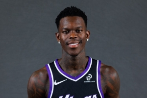 打得挺无私！施罗德半场3中0但送出7次助攻 另有2次抢断