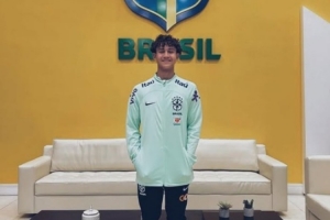 每体：巴萨在密切关注16岁的巴西新星扎巴雷利