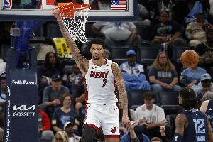 小文班？韦尔21分钟4中0一分未得拿7板3助 文班轰27分18板6助5帽