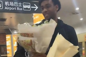 媒体人：山西男篮外援格雷格-布朗已经抵达太原