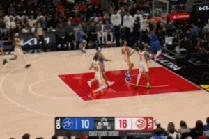 一马当先！班凯罗转换反击 欧洲步晃过防守双手挂筐暴扣