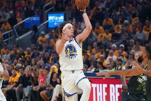 和追梦学到了？波杰姆上半场5中2得5分7板6助 三分2中1