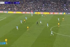 差点秀成了！阿德耶米连续盘带内切打门，多纳鲁马力保城门不失